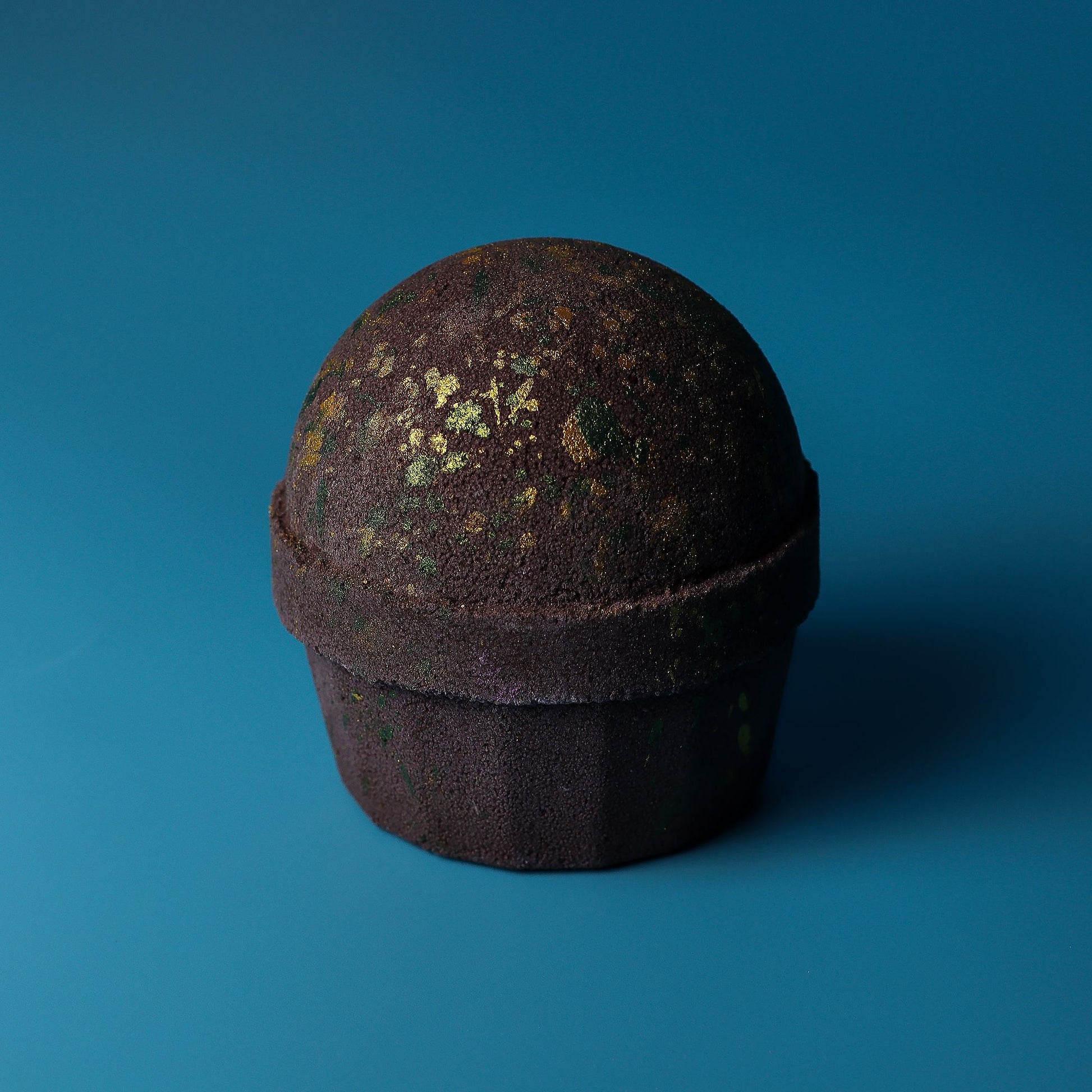 Dubai Bath Bomb by The Bliss Co, Emerald Oudh Truffle jumbo bath bomb, 180g, with rich green color and luxurious scent.